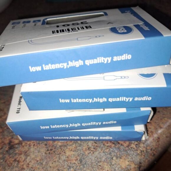 Get 4 NIB  2-in-1 Bluetooth Aux Adapter, Audio Receiver Aux Bluetooth Adapters - Picture 5 of 6